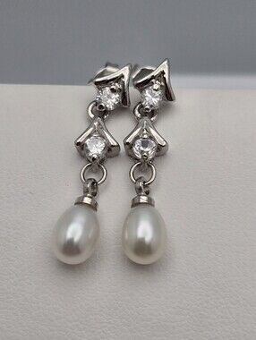 Freshwater Pearl Drop Earrings Silver Tone Crystal Post Dangle 1"